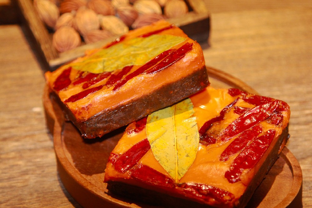 金宫麻辣牛油火锅底料传统制作技艺正式申报成都市非物质文化遗产！