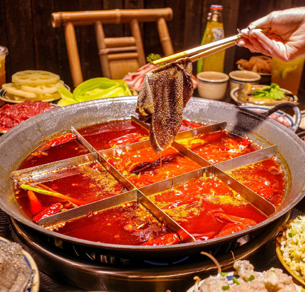 金宫，金宫鸡精，金宫味精，金宫火锅底料，金宫香肠腊肉调料，金宫小龙虾调料，金宫鱼调料，金宫调料定制，金宫调味品定制